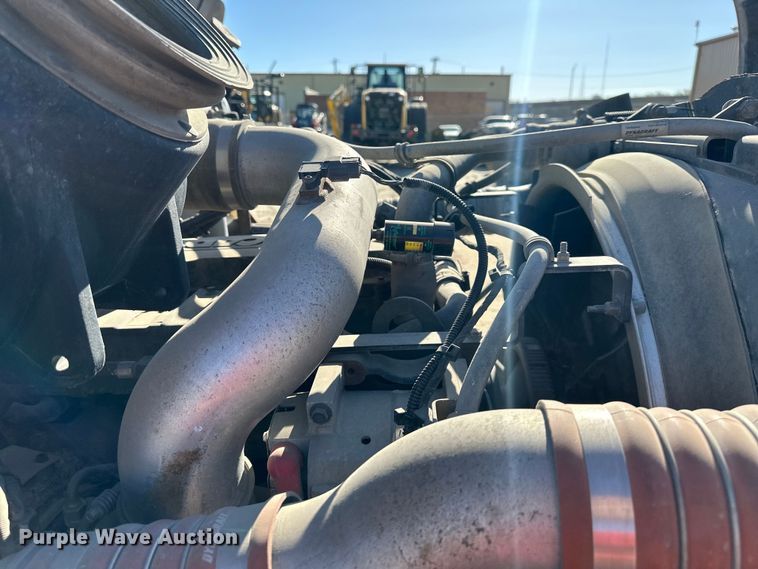 image for item NT9085 2017 Kenworth T370 utility / service truck