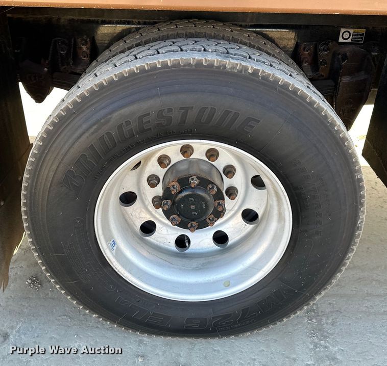 image for item NT9085 2017 Kenworth T370 utility / service truck