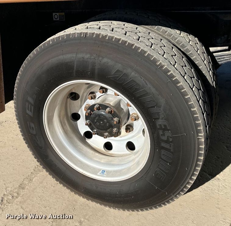 image for item NT9085 2017 Kenworth T370 utility / service truck