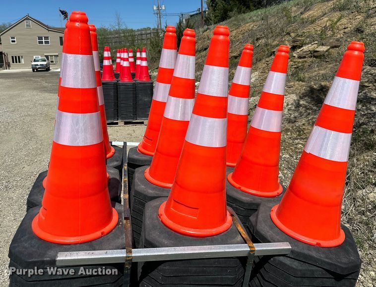 image for item NT9114 (250) traffic cones
