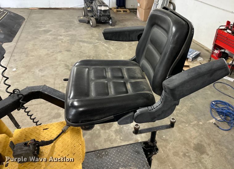 image for item NT9160 2016 Weiler P385A paver