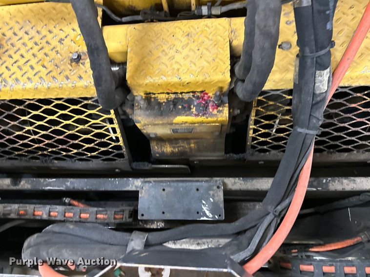 image for item NT9160 2016 Weiler P385A paver