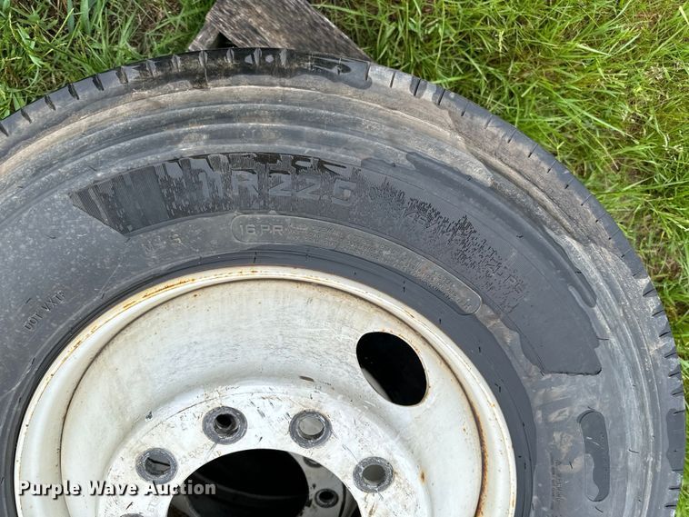 image for item NT9186 (6) 11R22.5 studded tires 