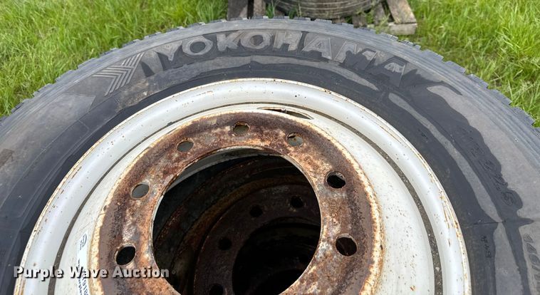 image for item NT9186 (6) 11R22.5 studded tires 