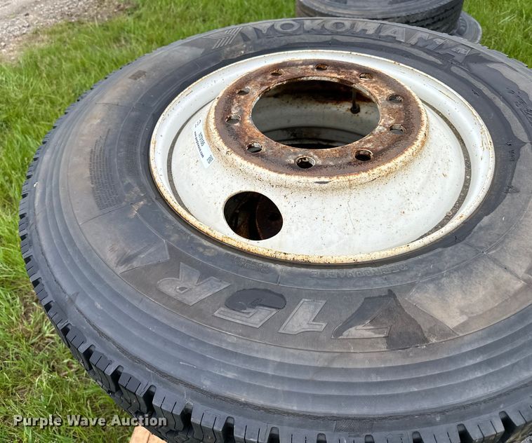 image for item NT9186 (6) 11R22.5 studded tires 