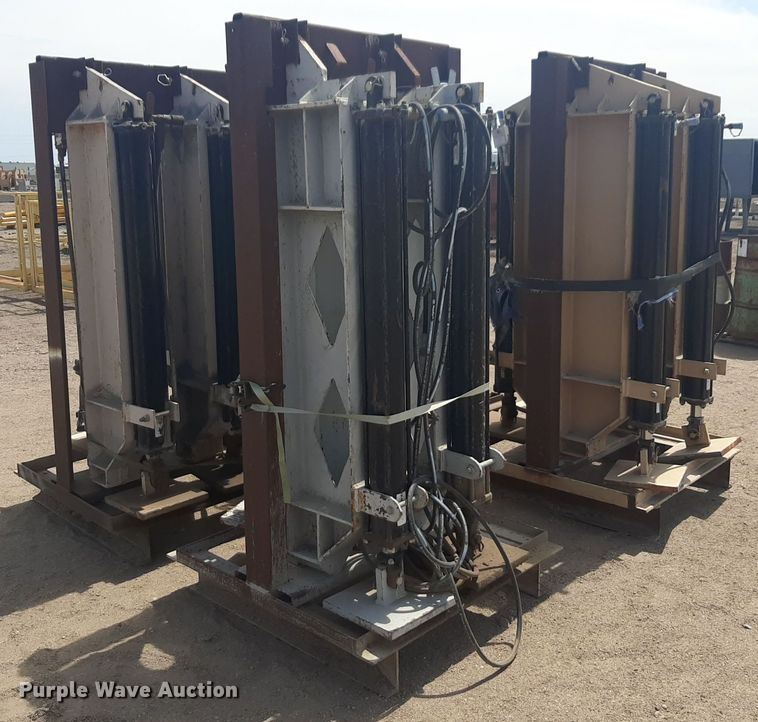 image for item NV9042 (4) shipping container hydraulic lifts