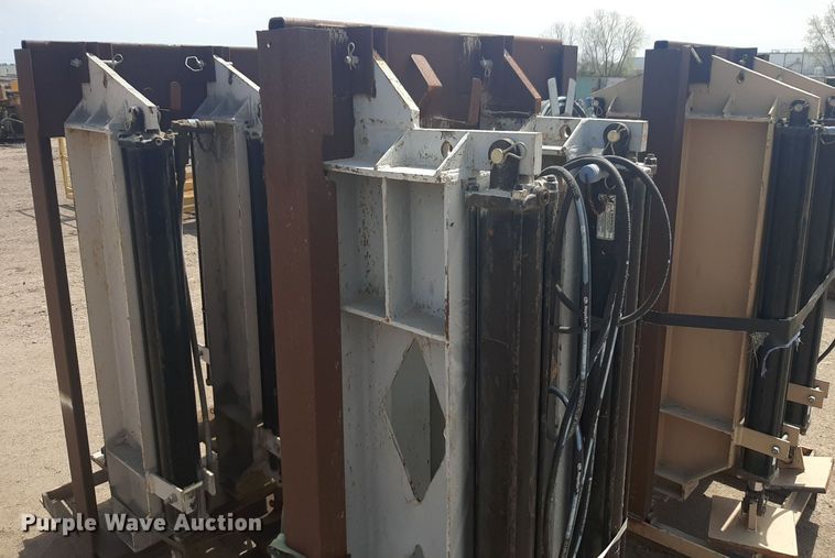 image for item NV9042 (4) shipping container hydraulic lifts