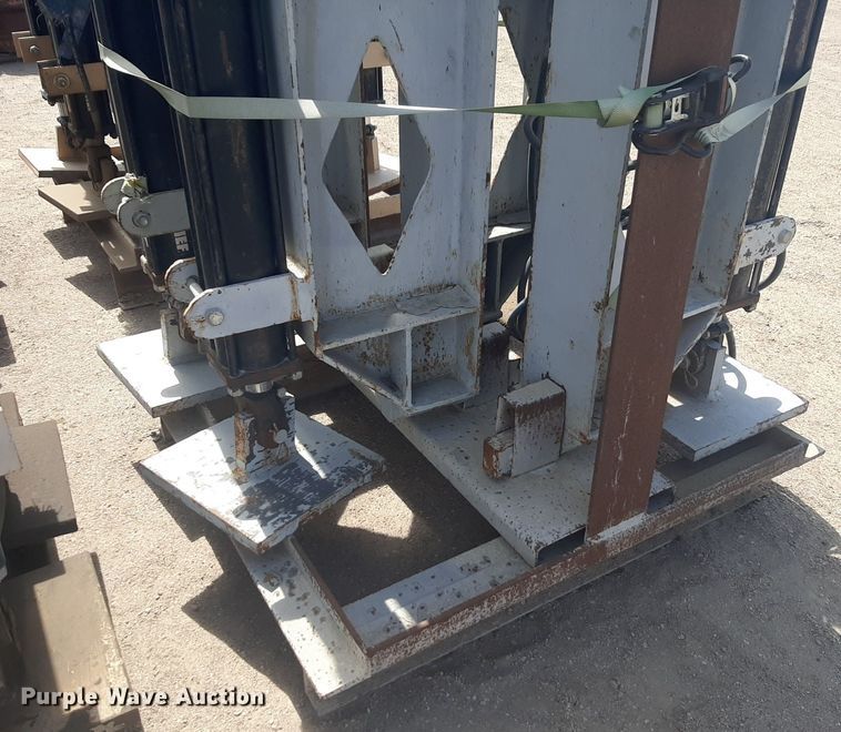 image for item NV9042 (4) shipping container hydraulic lifts