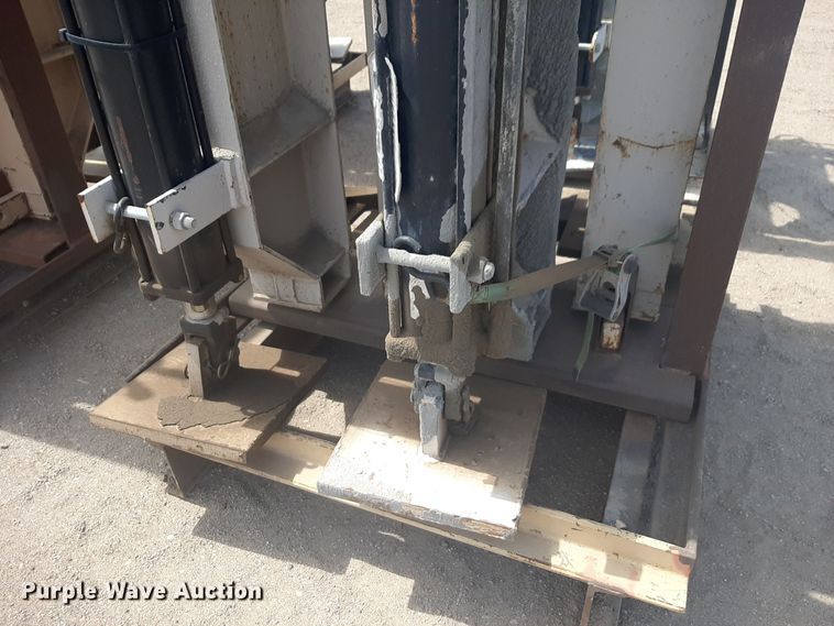 image for item NV9042 (4) shipping container hydraulic lifts