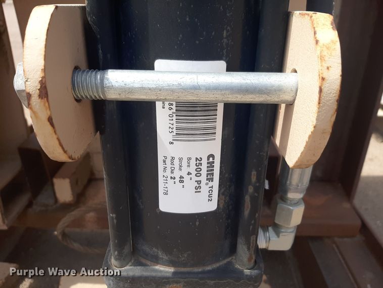 image for item NV9042 (4) shipping container hydraulic lifts