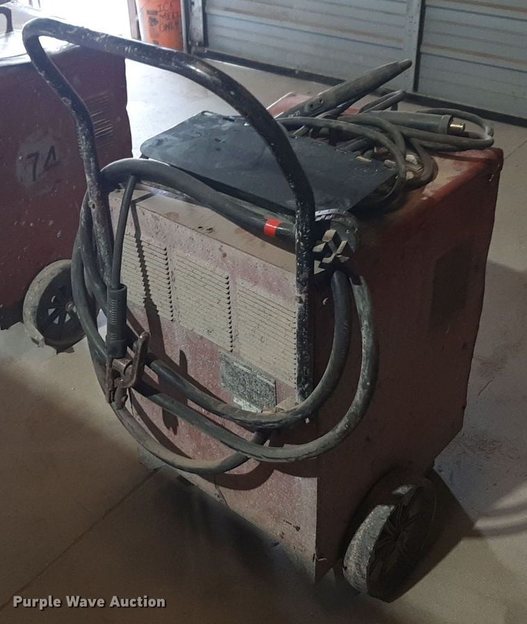 image for item NV9065 Lincoln Idealarc 250 welder