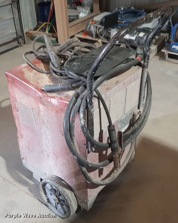 image for item NV9065 Lincoln Idealarc 250 welder