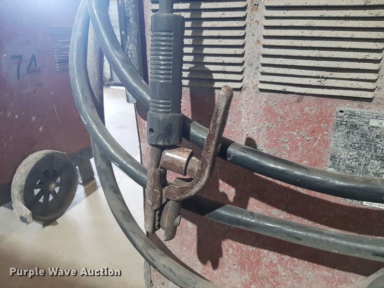 image for item NV9065 Lincoln Idealarc 250 welder