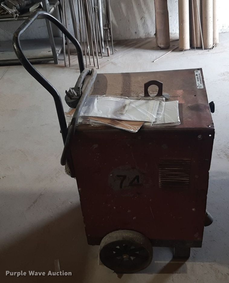 image for item NV9066 Lincoln  Idealarc 250 welder