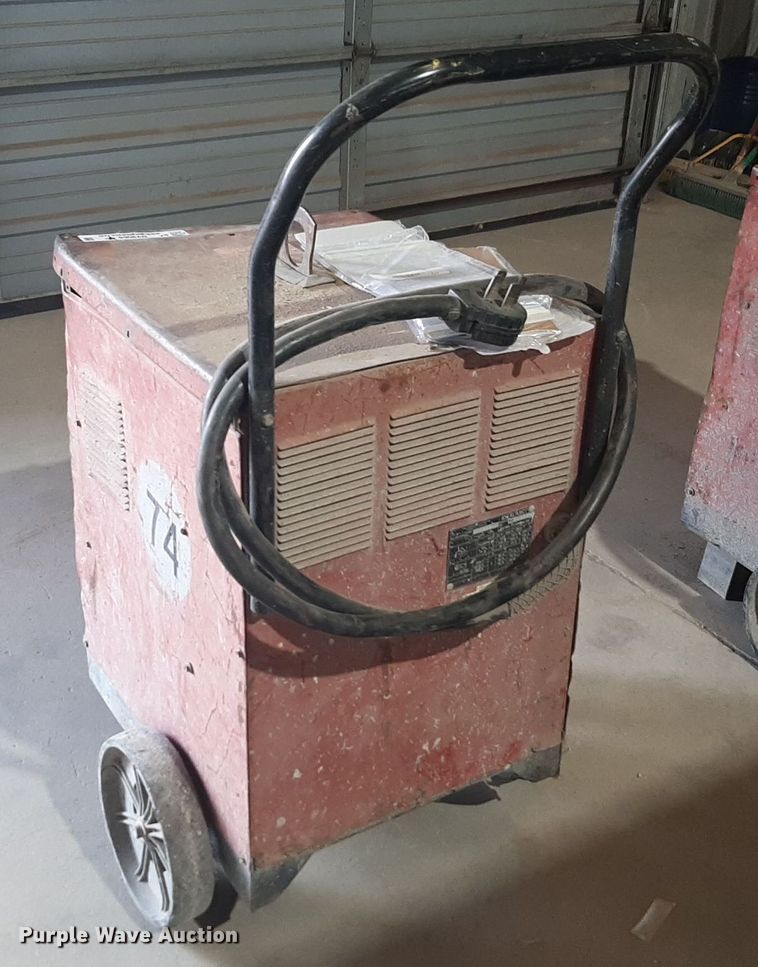 image for item NV9066 Lincoln  Idealarc 250 welder