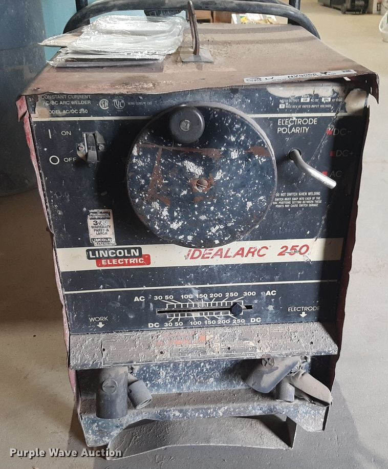 image for item NV9066 Lincoln  Idealarc 250 welder