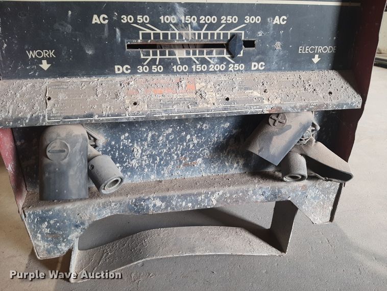 image for item NV9066 Lincoln  Idealarc 250 welder