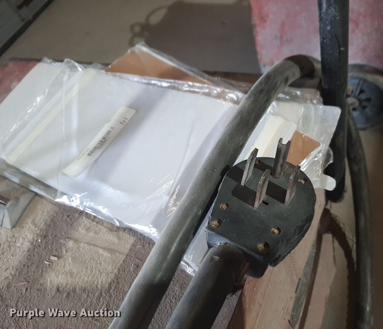 image for item NV9066 Lincoln  Idealarc 250 welder