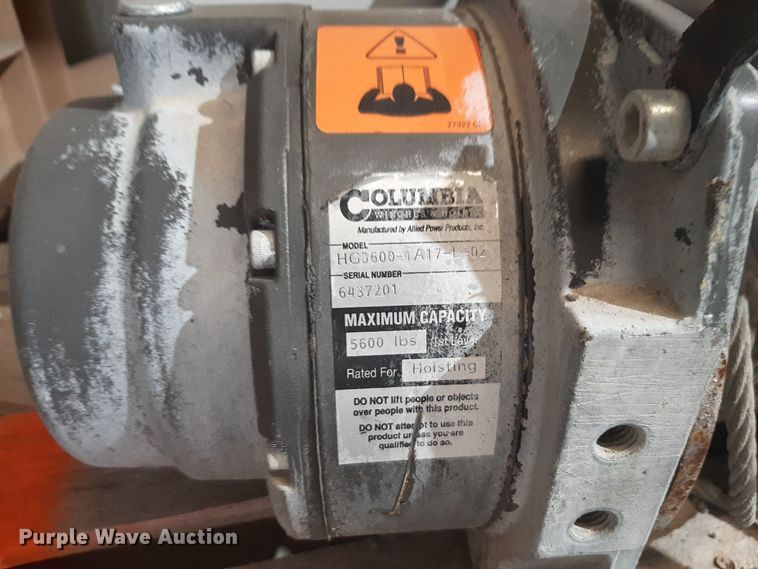 image for item NV9067 (4) hoists