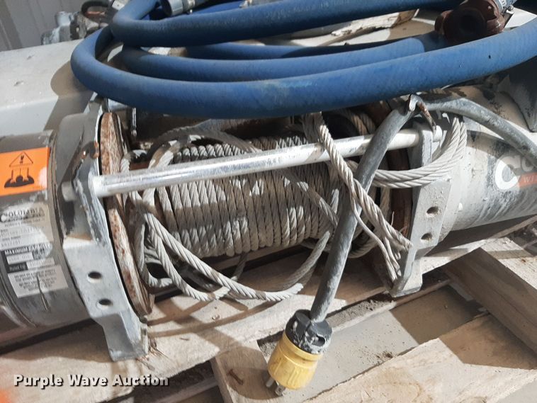 image for item NV9067 (4) hoists