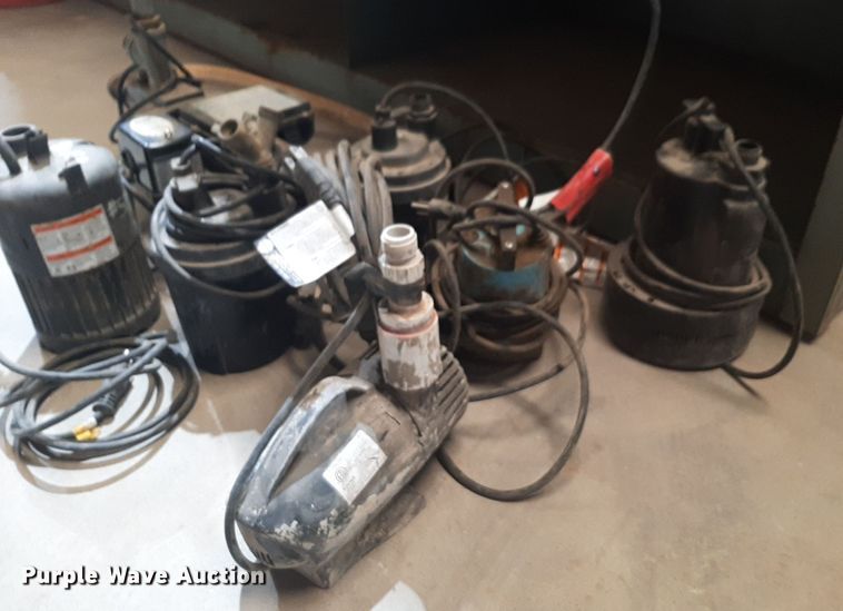 image for item NV9068 (12) pumps 