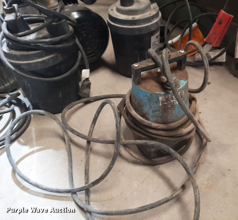 image for item NV9068 (12) pumps 