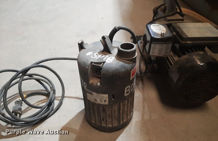 image for item NV9068 (12) pumps 