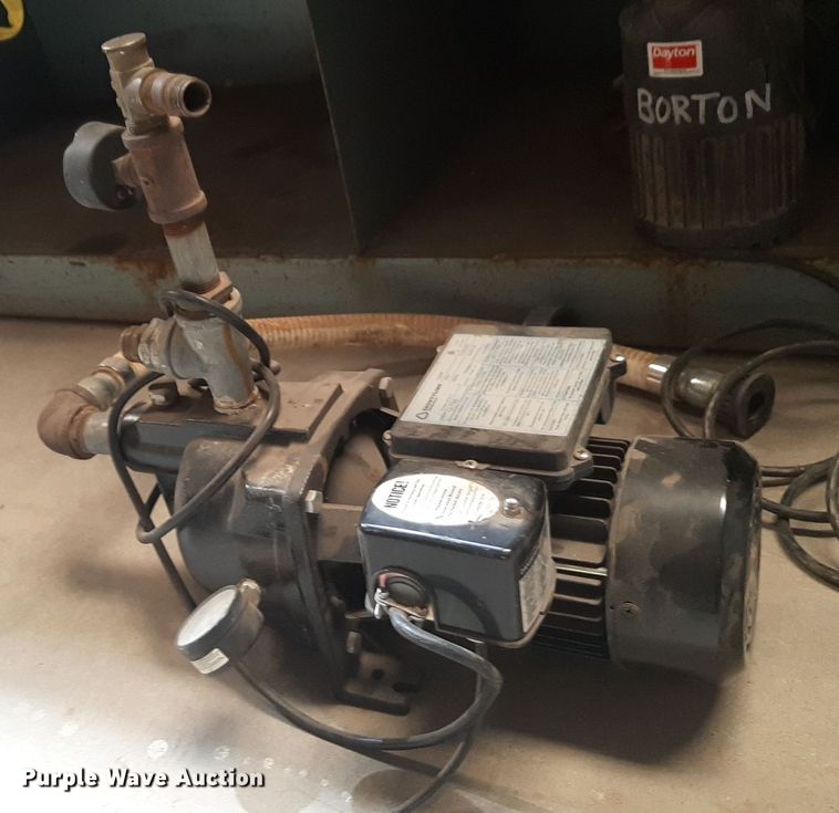 image for item NV9068 (12) pumps 