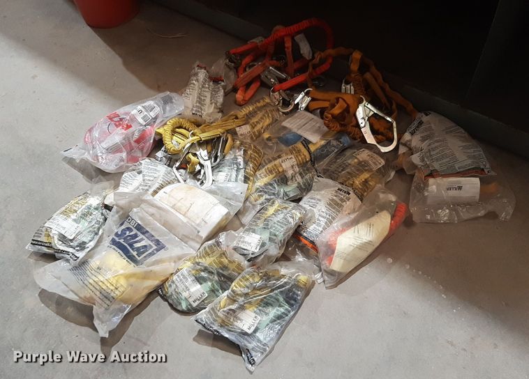 image for item NV9069 Approximately 24 safety harnesses  