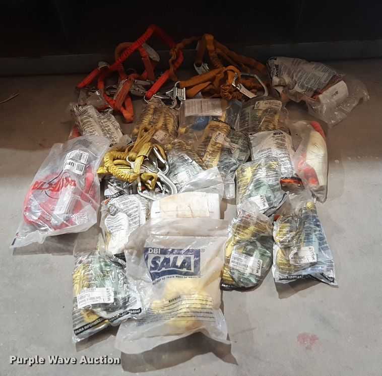 image for item NV9069 Approximately 24 safety harnesses  