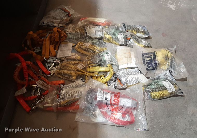 image for item NV9069 Approximately 24 safety harnesses  