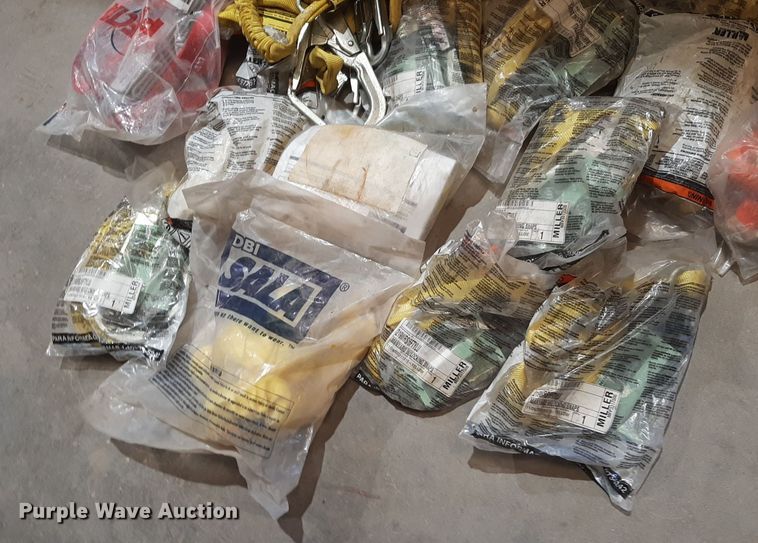 image for item NV9069 Approximately 24 safety harnesses  