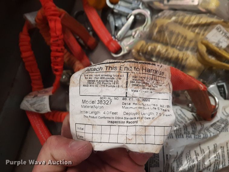 image for item NV9069 Approximately 24 safety harnesses  