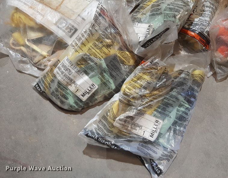 image for item NV9069 Approximately 24 safety harnesses  