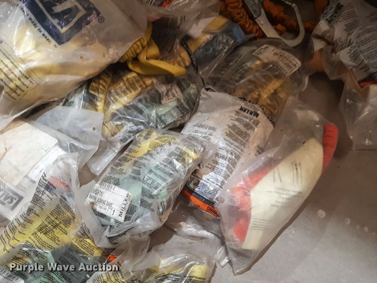 image for item NV9069 Approximately 24 safety harnesses  