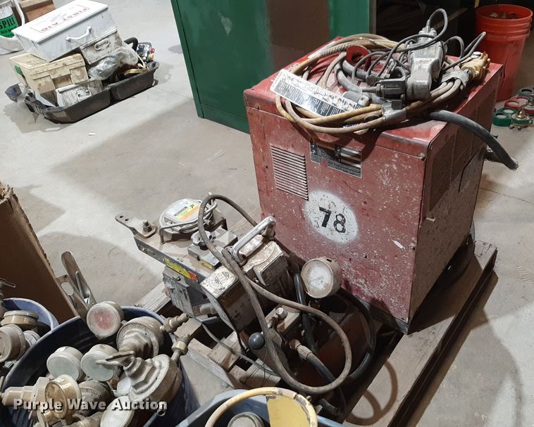 image for item NV9071 Lincoln Idealarc 250 welder