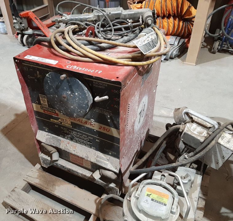 image for item NV9071 Lincoln Idealarc 250 welder