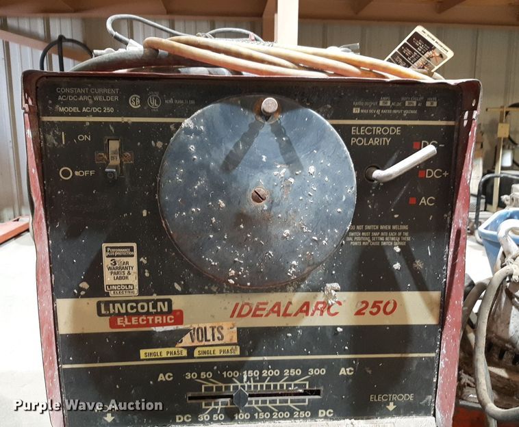image for item NV9071 Lincoln Idealarc 250 welder