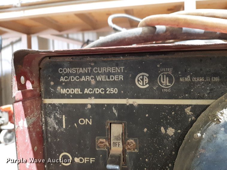 image for item NV9071 Lincoln Idealarc 250 welder