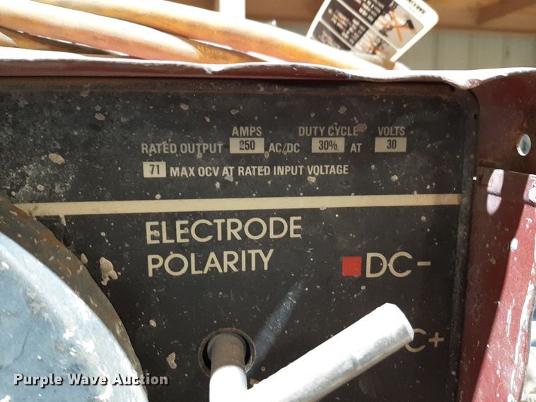 image for item NV9071 Lincoln Idealarc 250 welder