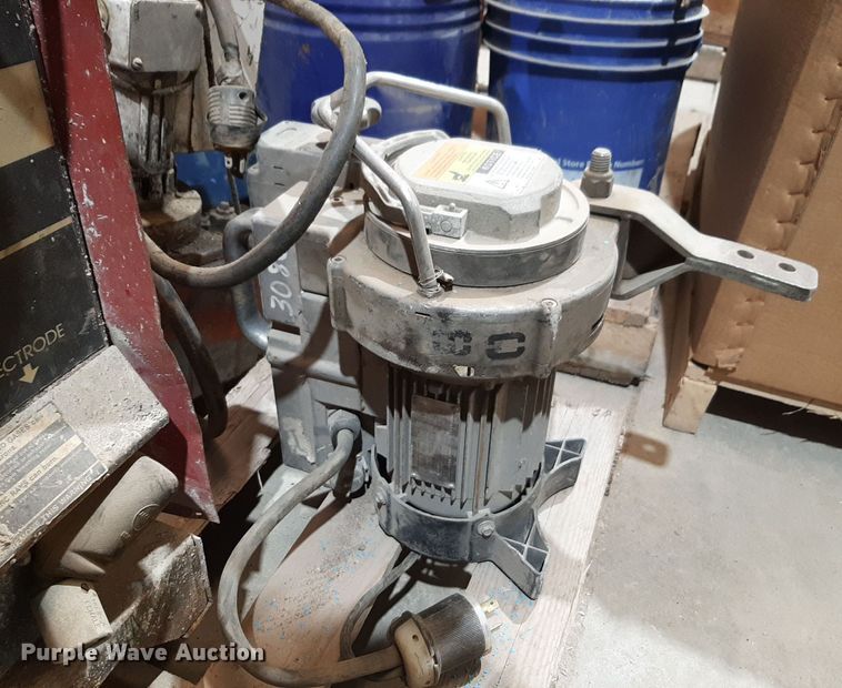 image for item NV9071 Lincoln Idealarc 250 welder