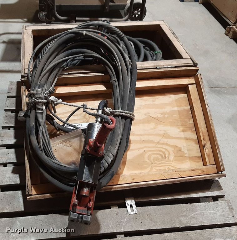 image for item NV9078 (2) hydraulic bar cutters