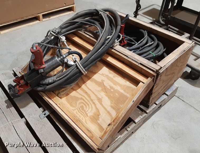 image for item NV9078 (2) hydraulic bar cutters