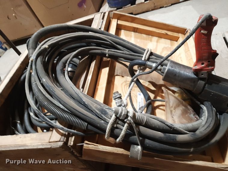 image for item NV9078 (2) hydraulic bar cutters