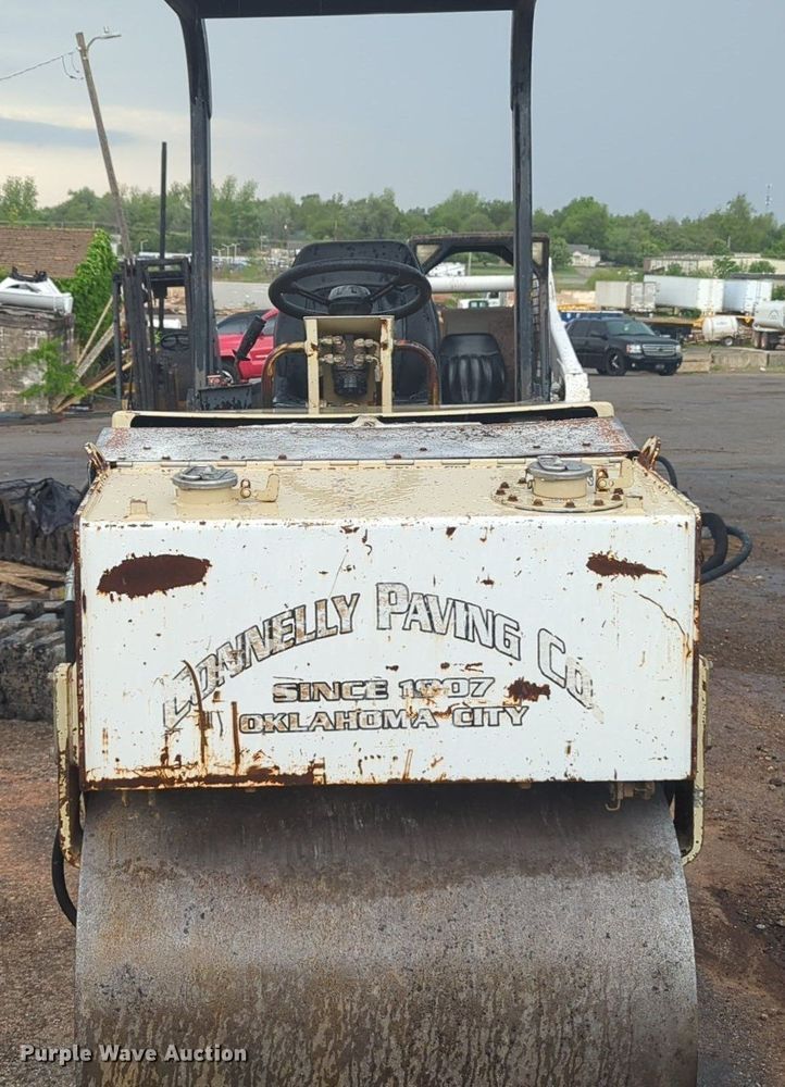 image for item NZ9638 Ingersoll Rand DD-22 double drum vibratory roller