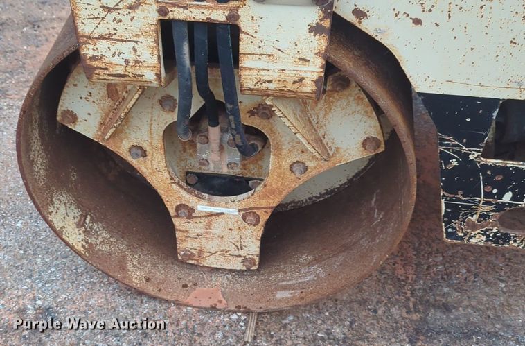 image for item NZ9638 Ingersoll Rand DD-22 double drum vibratory roller