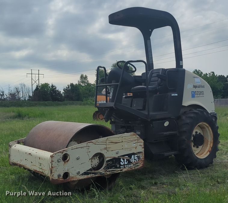 image for item NZ9658 2005 Ingersoll Rand SD45D TF single drum vibratory roller