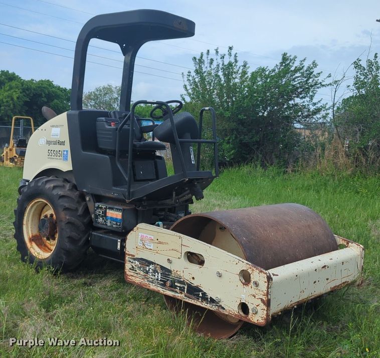 image for item NZ9658 2005 Ingersoll Rand SD45D TF single drum vibratory roller