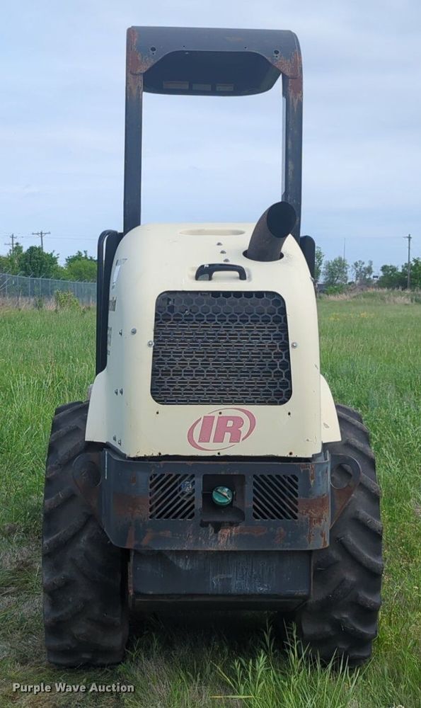 image for item NZ9658 2005 Ingersoll Rand SD45D TF single drum vibratory roller
