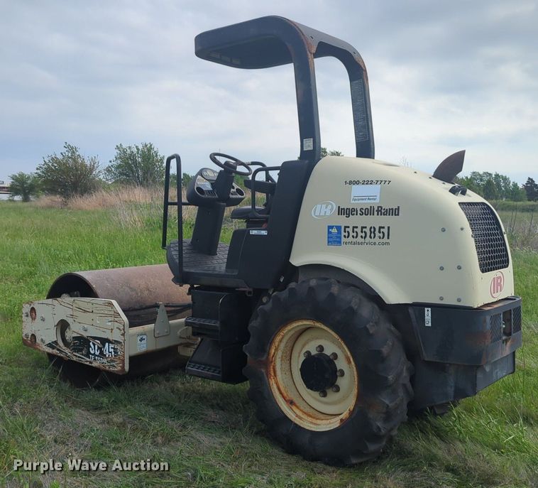 image for item NZ9658 2005 Ingersoll Rand SD45D TF single drum vibratory roller